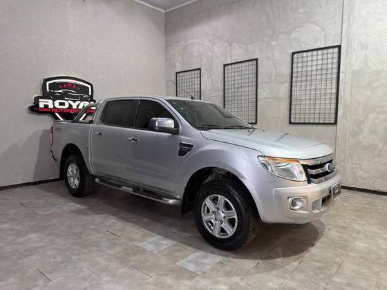 FORD RANGER 3.2 XLS 4X4 CD 20V DIESEL 4P AUTOMÁTICO